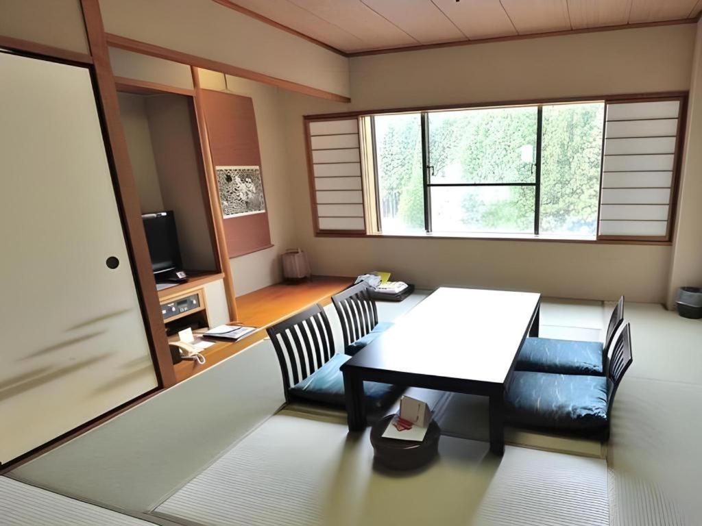 Tateyama Kokusai Hotel Toyama Station Exterior foto